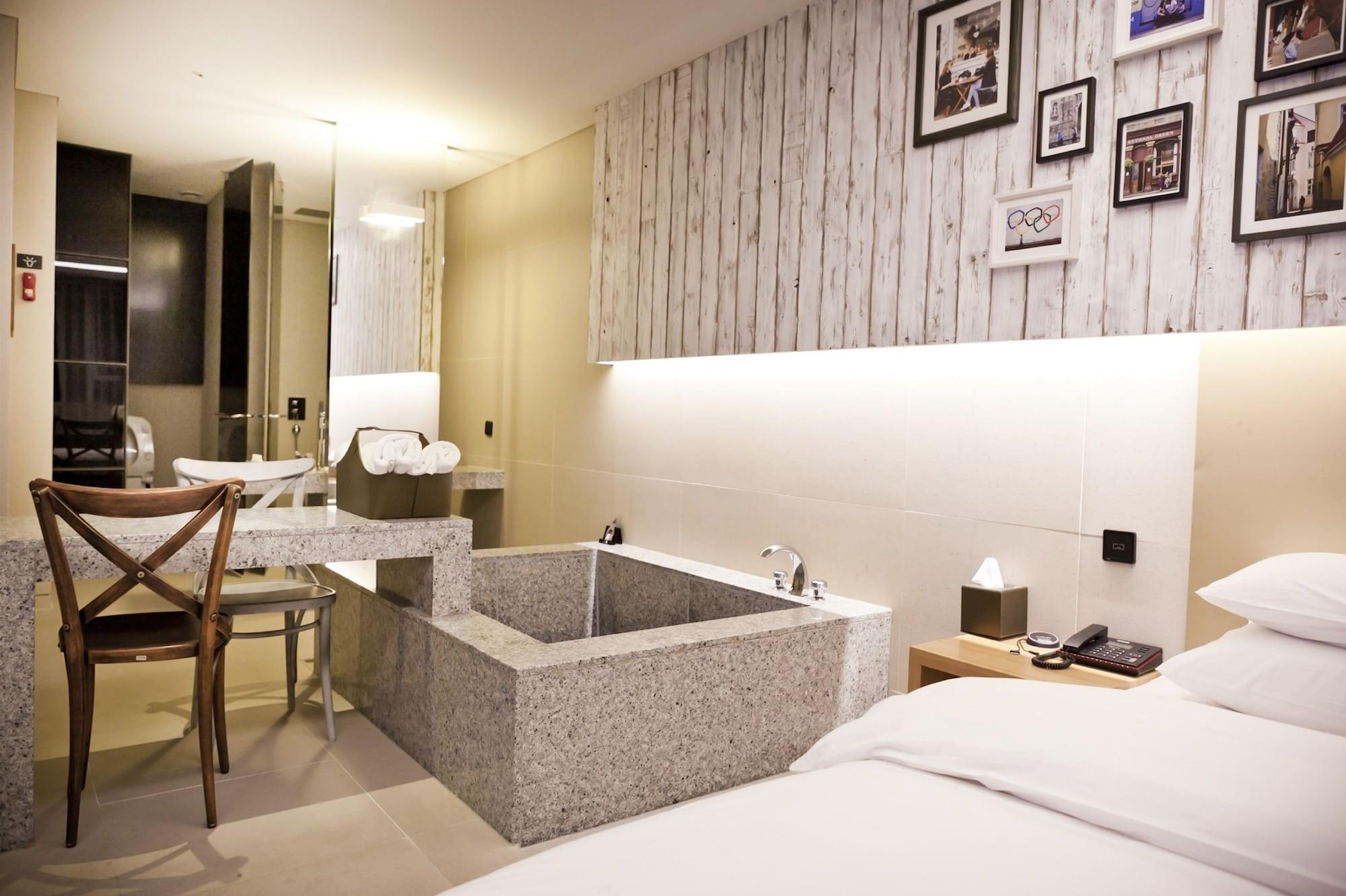 Hotel The Designers Hongdae Сеул Экстерьер фото