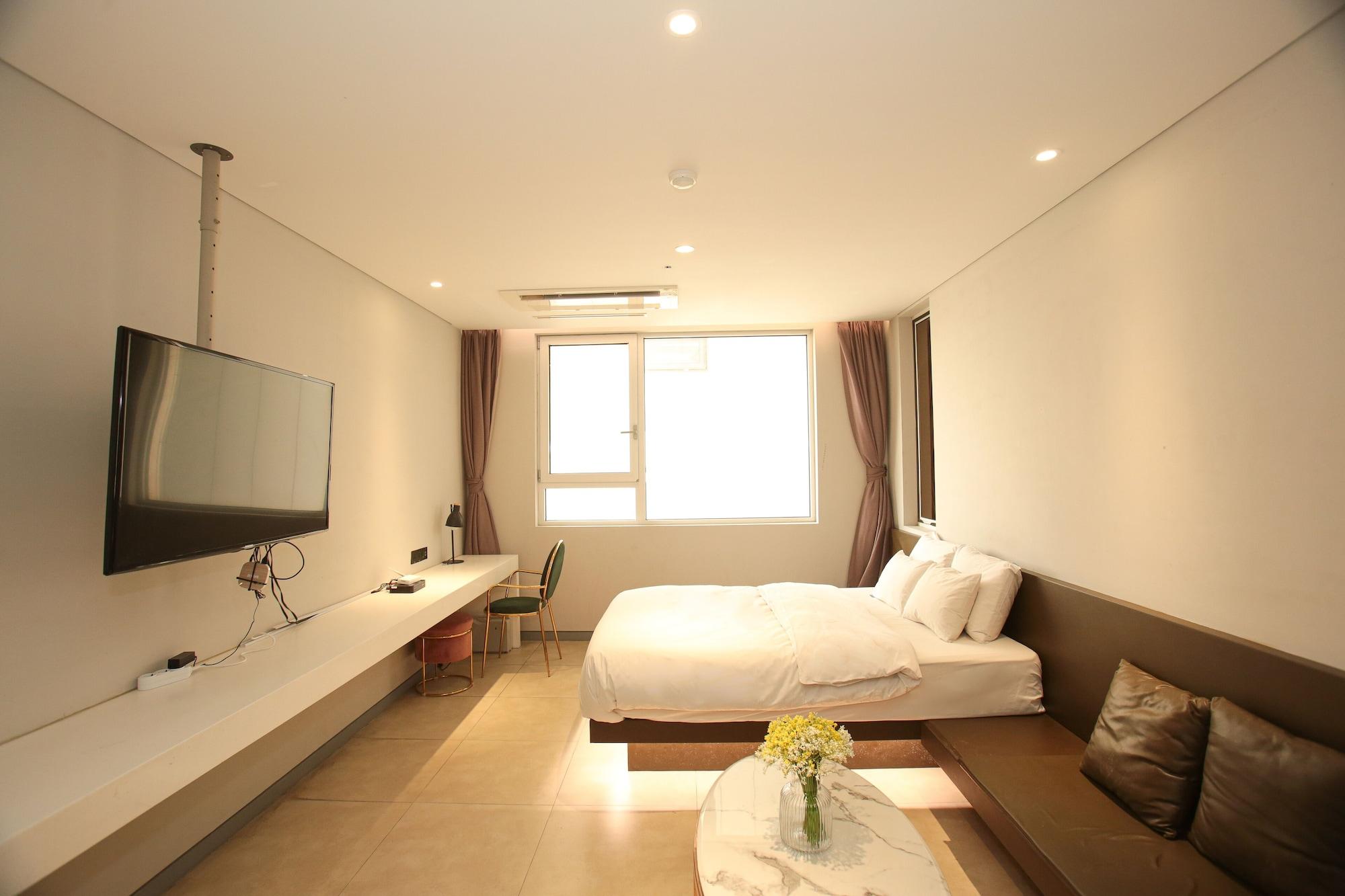 Hotel The Designers Hongdae Сеул Экстерьер фото