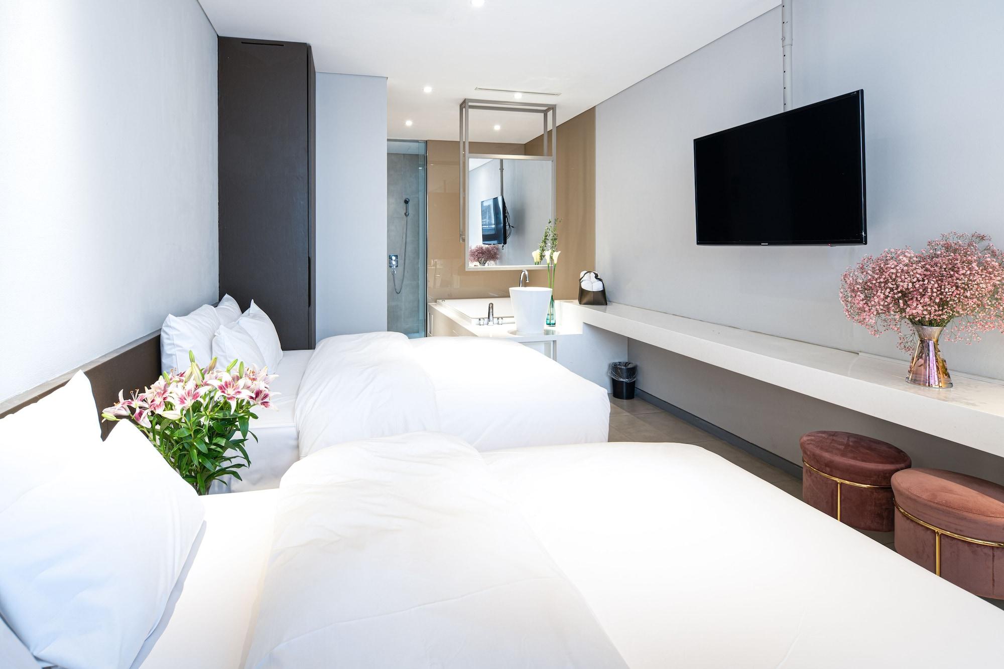 Hotel The Designers Hongdae Сеул Экстерьер фото