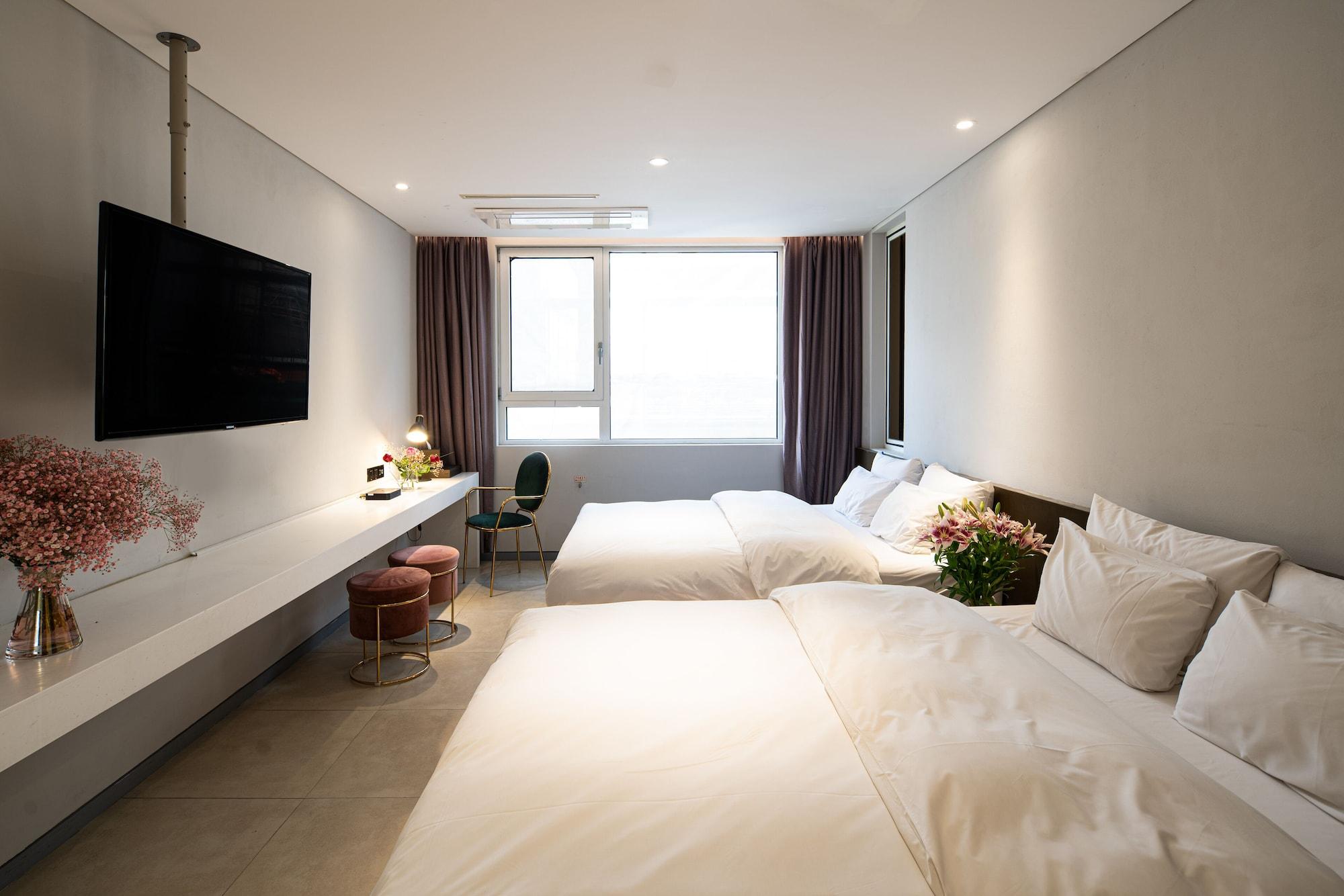 Hotel The Designers Hongdae Сеул Экстерьер фото