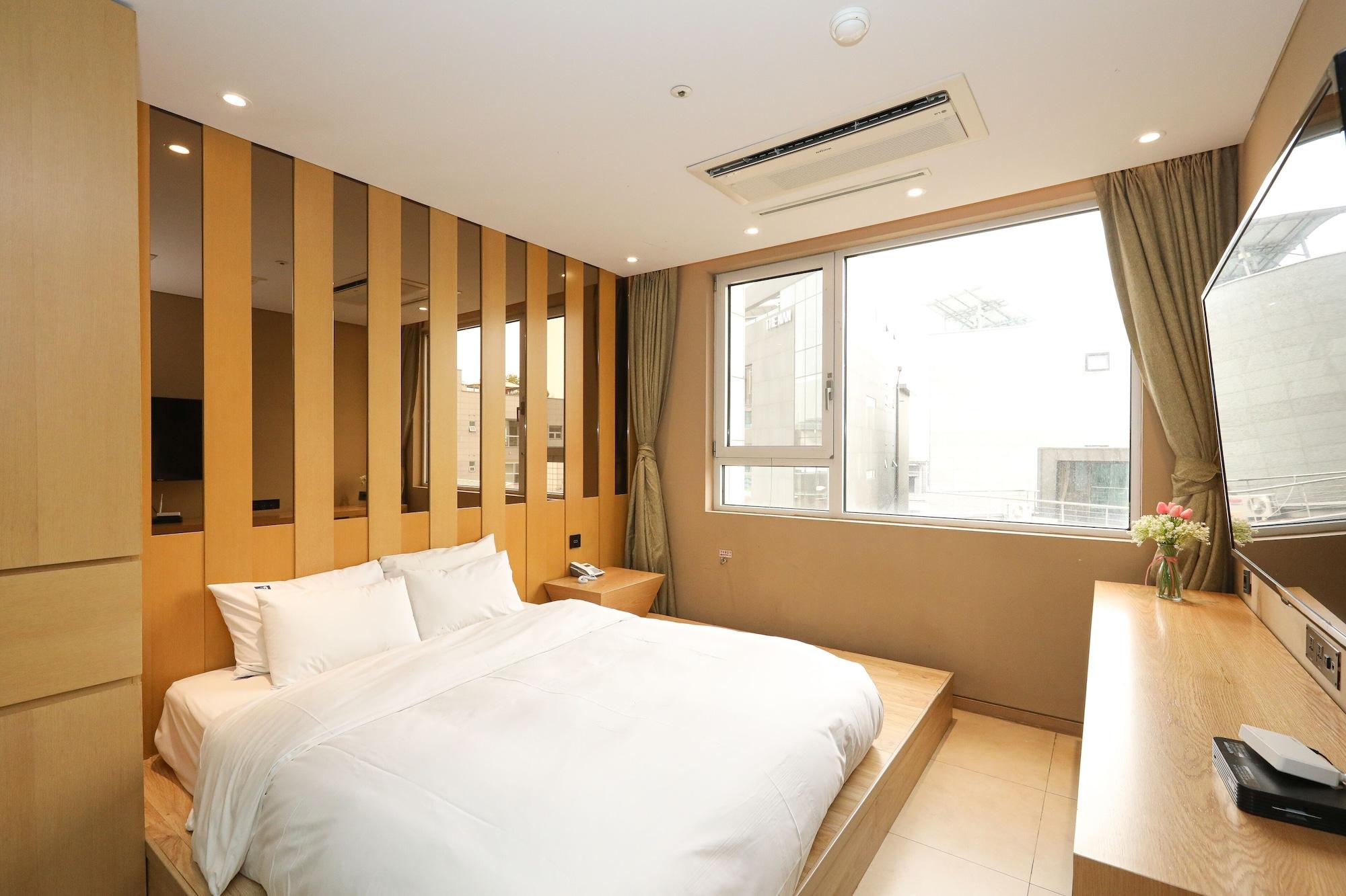Hotel The Designers Hongdae Сеул Экстерьер фото