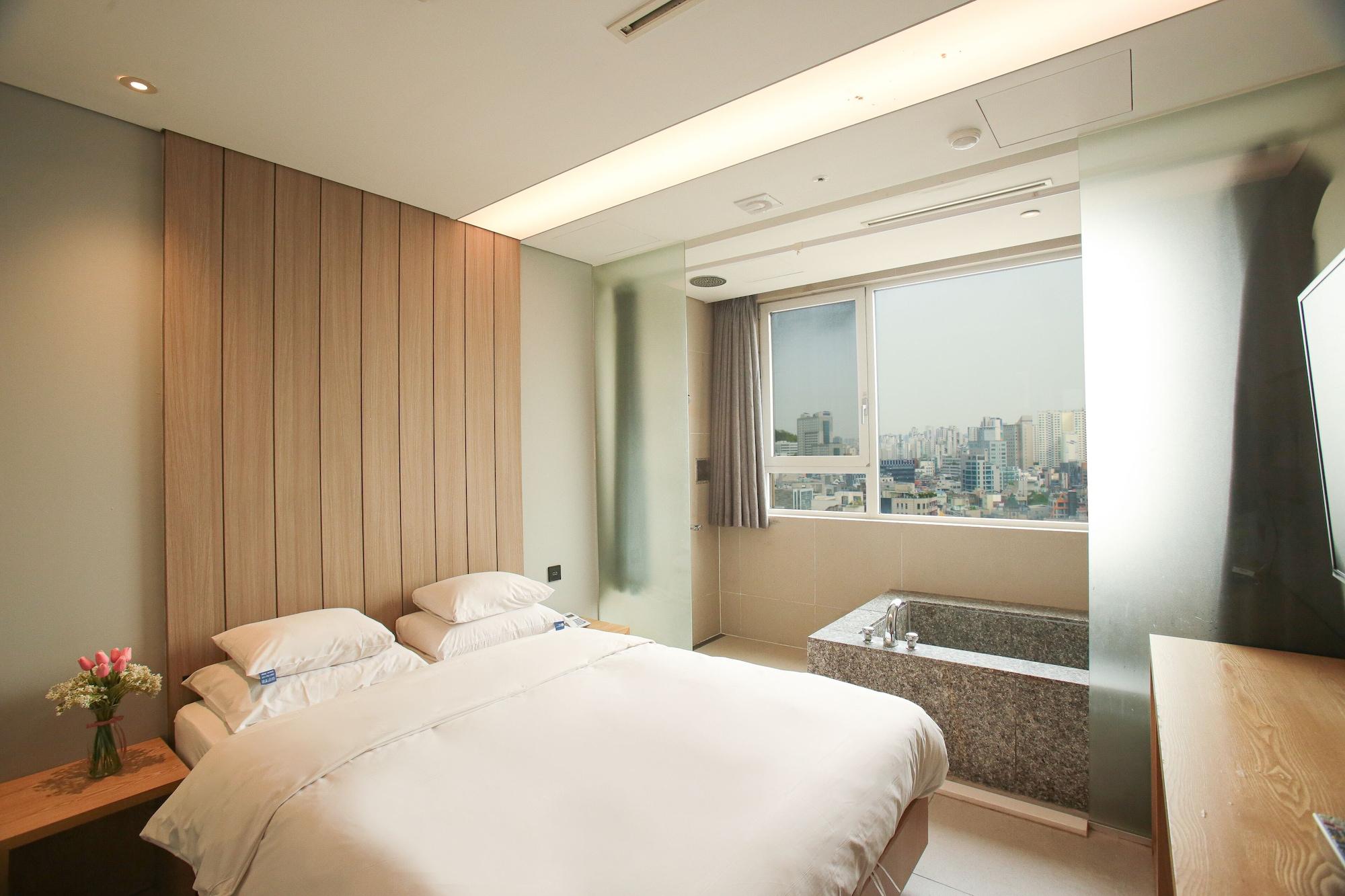 Hotel The Designers Hongdae Сеул Экстерьер фото