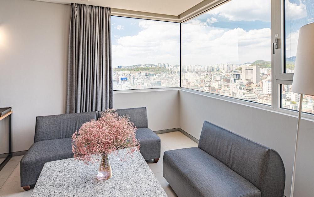 Hotel The Designers Hongdae Сеул Экстерьер фото