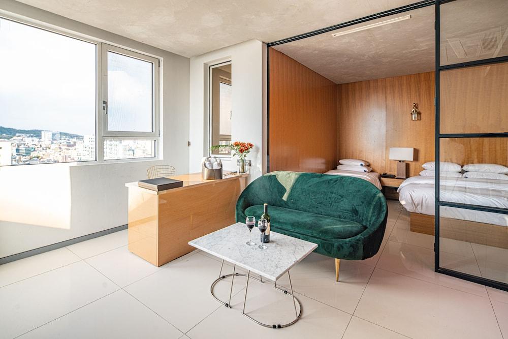 Hotel The Designers Hongdae Сеул Экстерьер фото