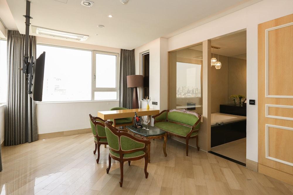 Hotel The Designers Hongdae Сеул Экстерьер фото