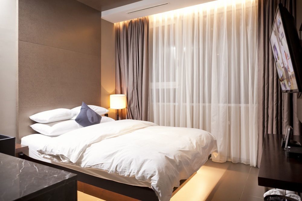 Hotel The Designers Hongdae Сеул Экстерьер фото